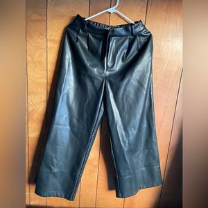 NWOT Stradivarius Italy black wide leg PU leather pants Size US 4